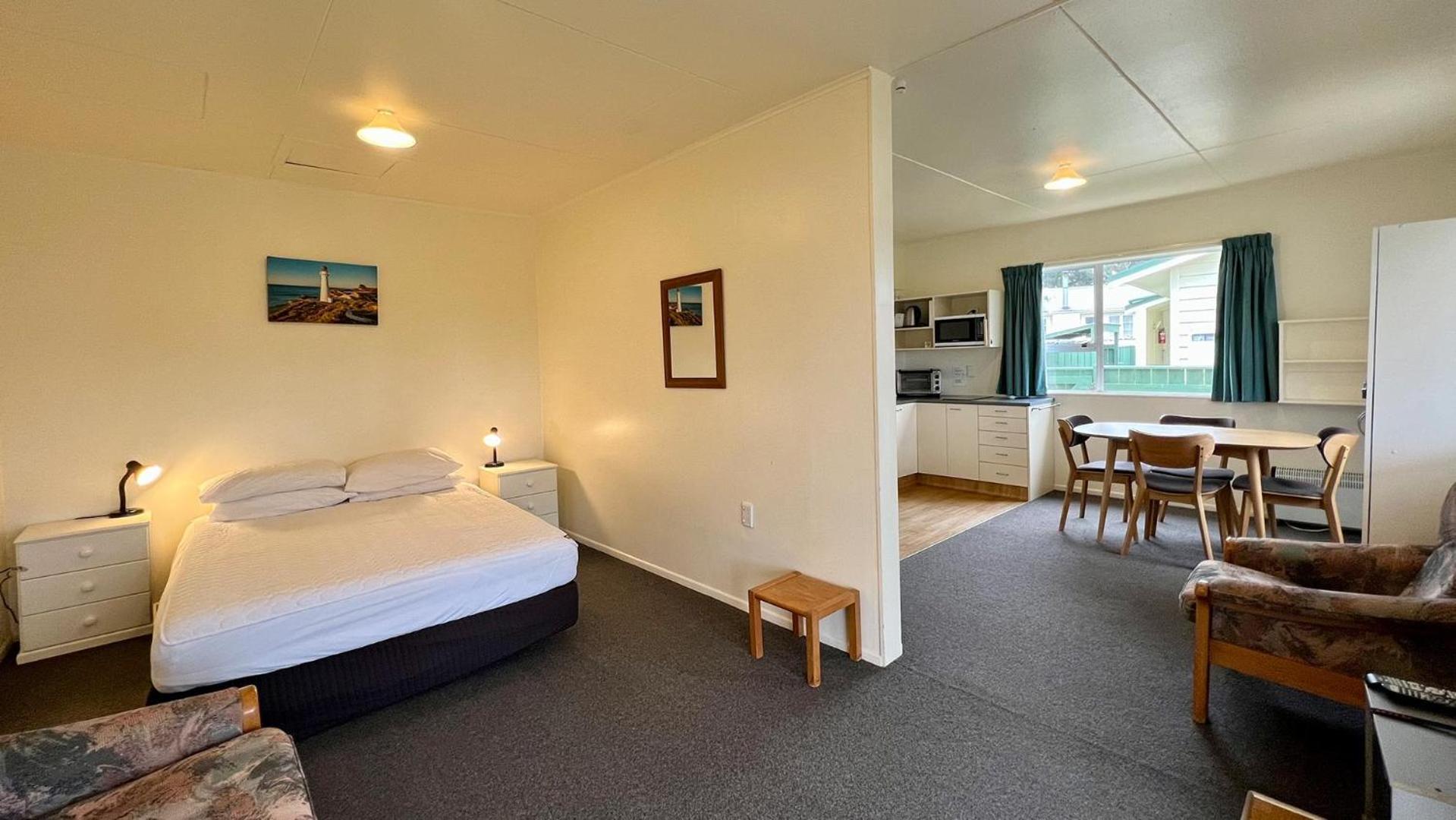 Castlepoint Holiday Park & Motels ภายนอก รูปภาพ