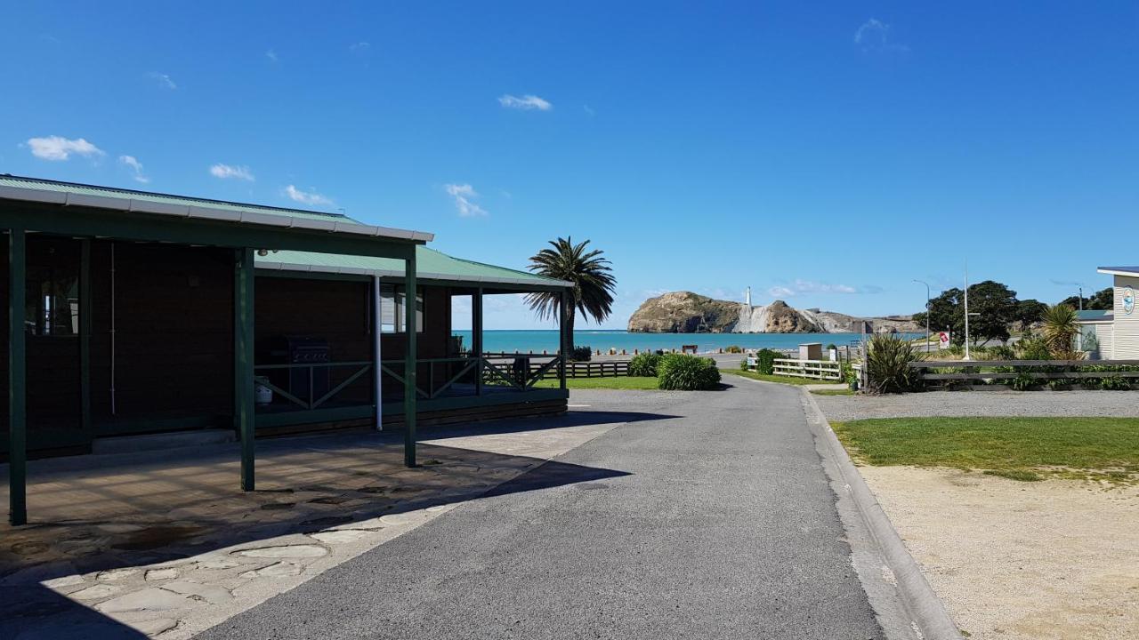Castlepoint Holiday Park & Motels ภายนอก รูปภาพ